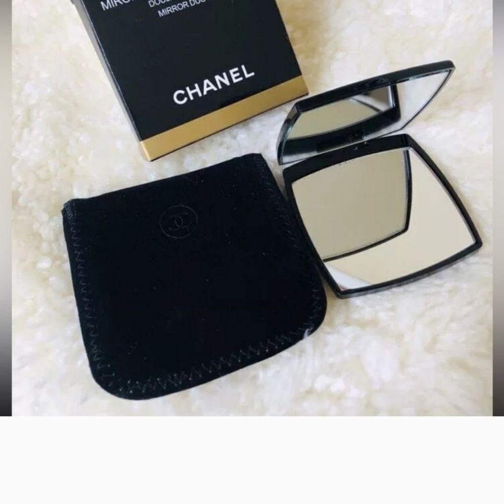 Chanel Compact Mirror - Picture 7 of 8